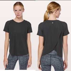 Lululemon Quick Pace Short Sleeve
Black size 8 NWT